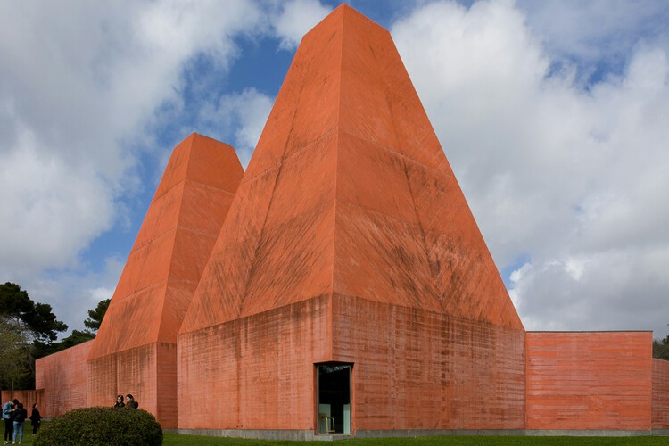 Eduardo Souto de Mouraは2025年のPraemium Imperiale Relueate for Architecture -Image2 of 7