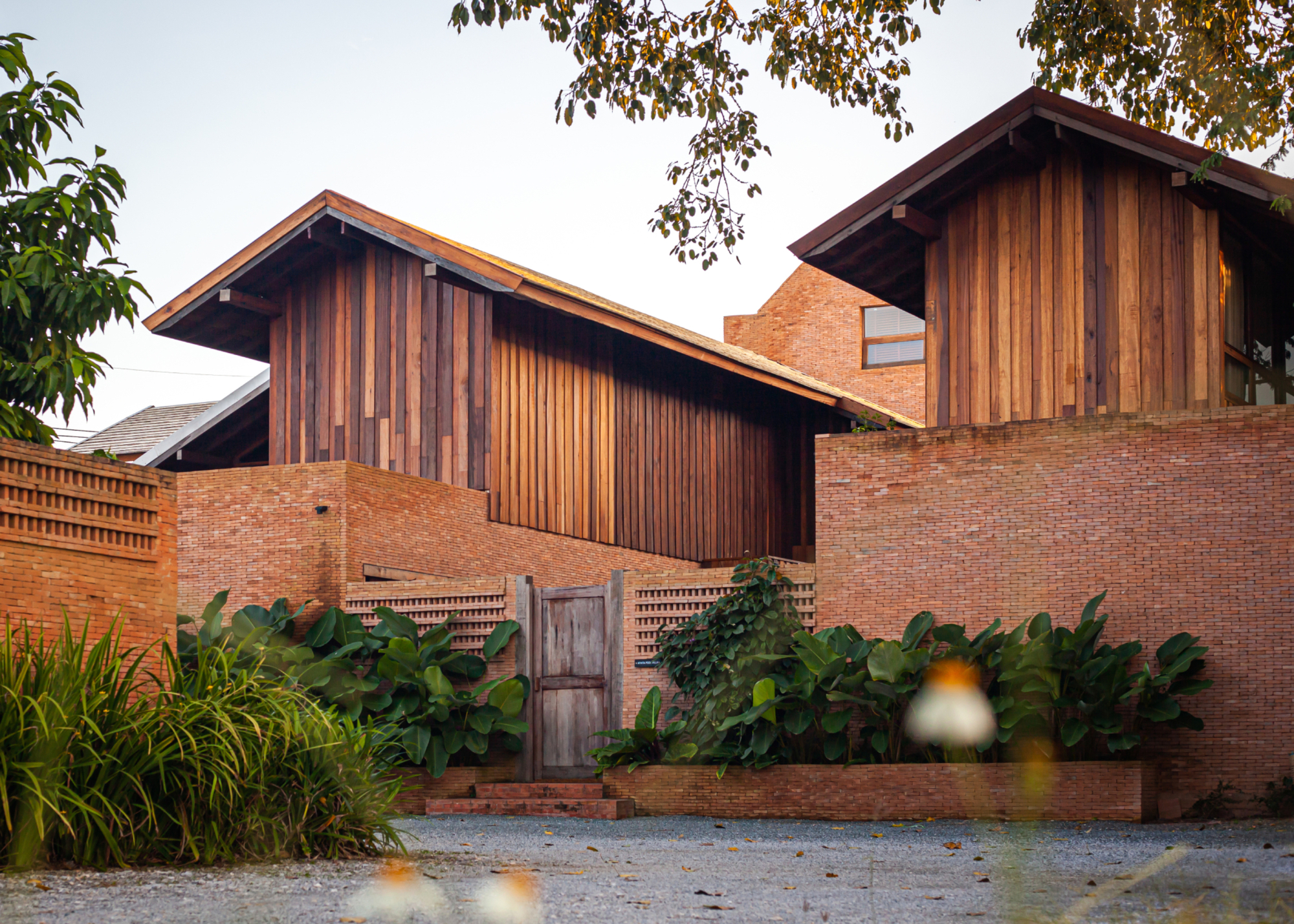 Athita Pool VillaとSpa / Studio Miti