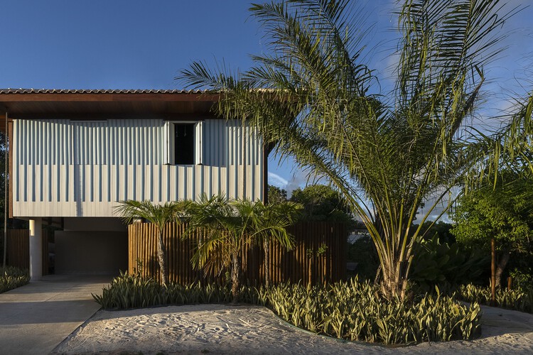 InaêHouse / Mach Arquitetos-外部写真