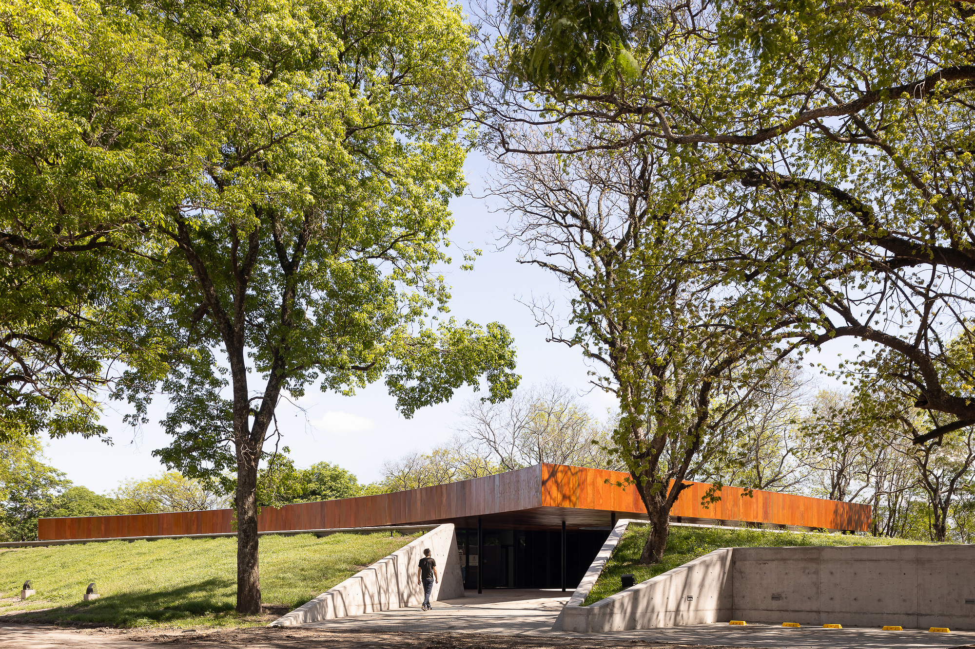 Ver / oficina de arquitectura del poder司法サンタフェの司法馬小屋