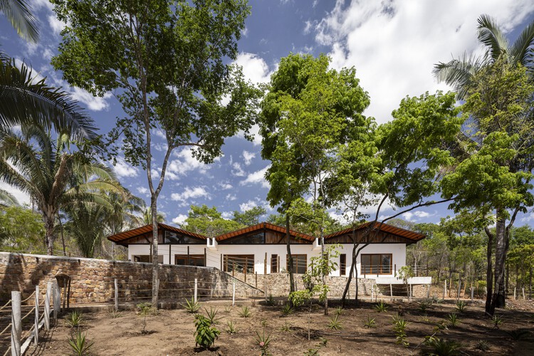 Arajara House / Lins Arquitetos Associados -Image 6 of 39