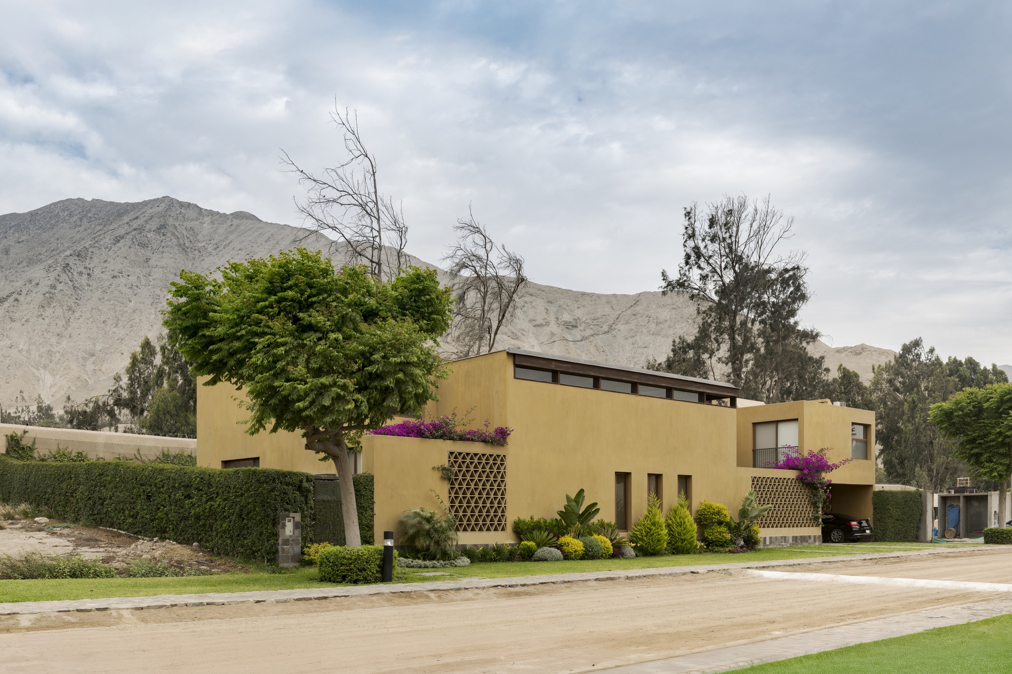 Cieneguilla /Vásquez＆LópezArquitectosの家