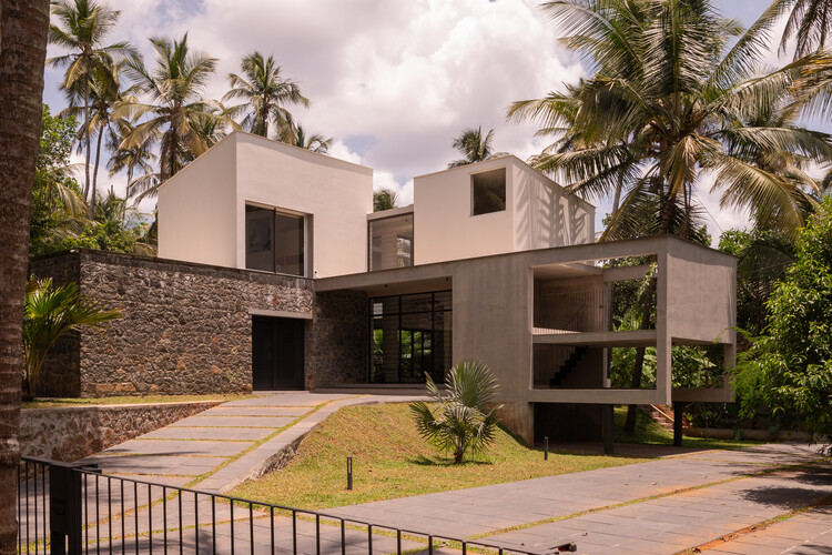 Adeeb House / 3dorコンセプト - 外観写真、中庭