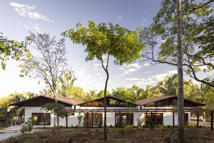 Arajara House / Lins Arquitetos Associados-外装写真