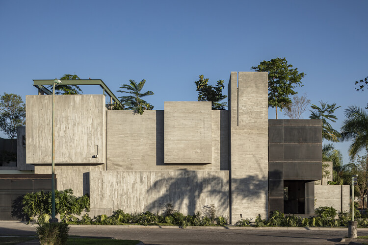 di Frenna Architects Atelier / di Frenna arquitectos -Image 1 of 35