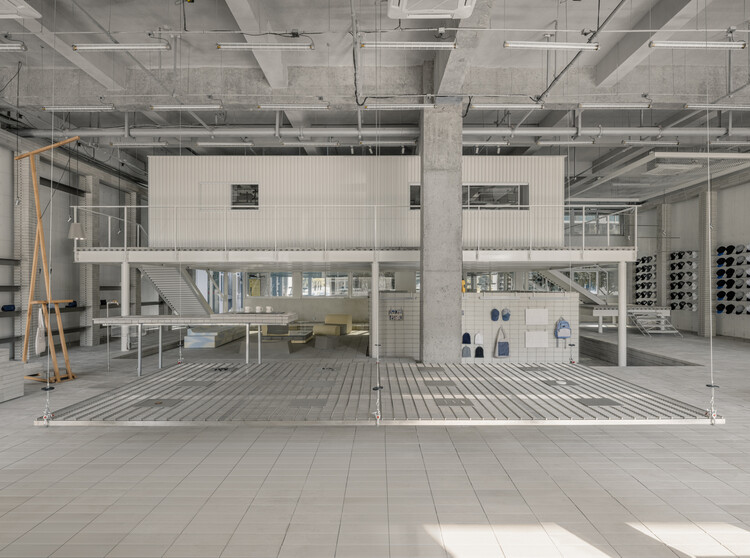 Humcustom Factory Exhibition Hall / Oaoa Studio -Image 1 of 21