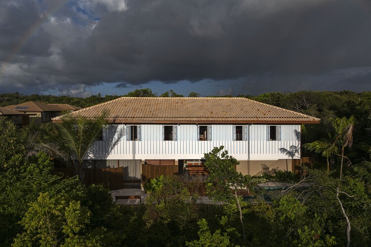 InaêHouse / Mach Arquitetos-外部写真