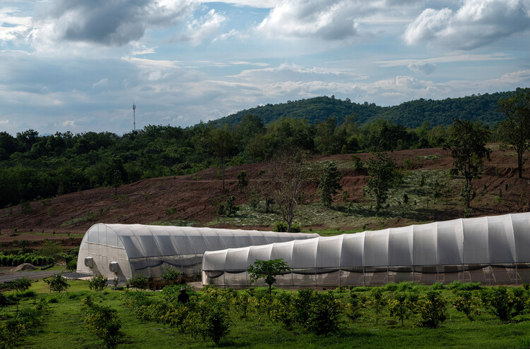 Khanong Phra Campsite / Phtaa Living Design -Image 1 of 50
