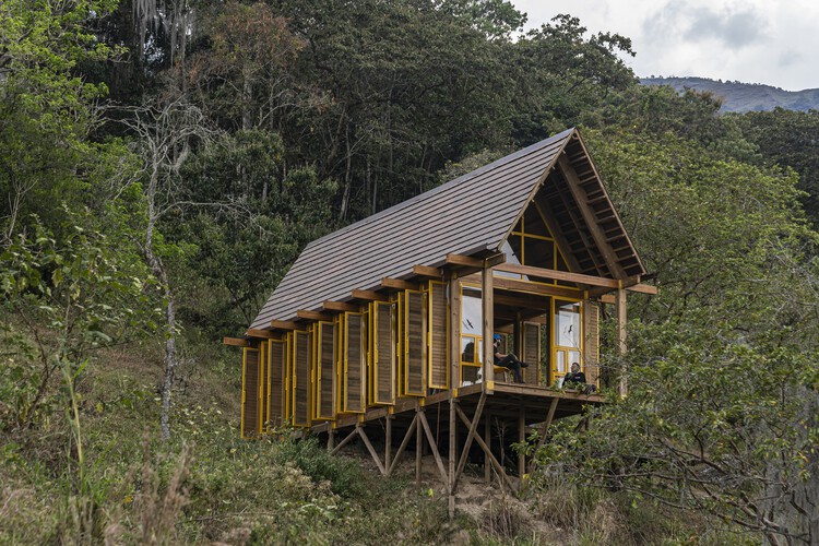 Lamarilla reforestation House / Quena Margarita Gonzalez Escobar + Juan David Hoyos Taborda -Exterior Photography、Wood、Forest