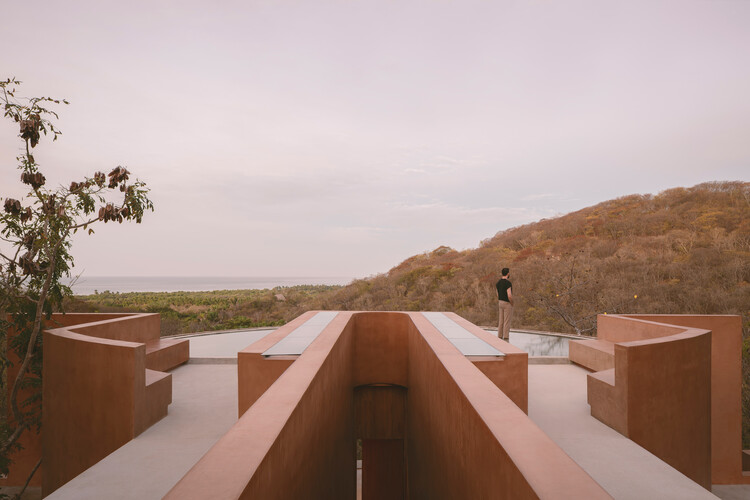 Tobi House / Espacio 18 Arquitectura -Image 1 of 18