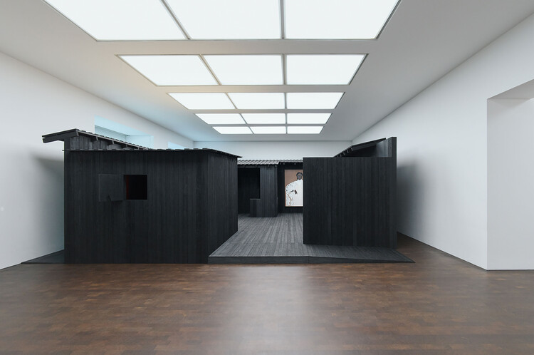 Gagosian / Deroche ProjectsでのAwulai Ashia＆Nkyinkyim展