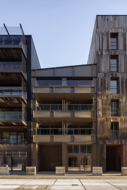 Houtrak Apartments / Workshop Architecten + Marcel Lok Architect-外観写真、コンクリート、バルコニー