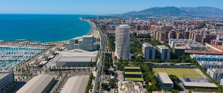 Zaha Hadid Architectsは、スペイン、マラガにある新しい住宅プロジェクトの画像を発表しました - 画像5/7