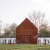 湖 /ノイズ・アーチテクティの上の家