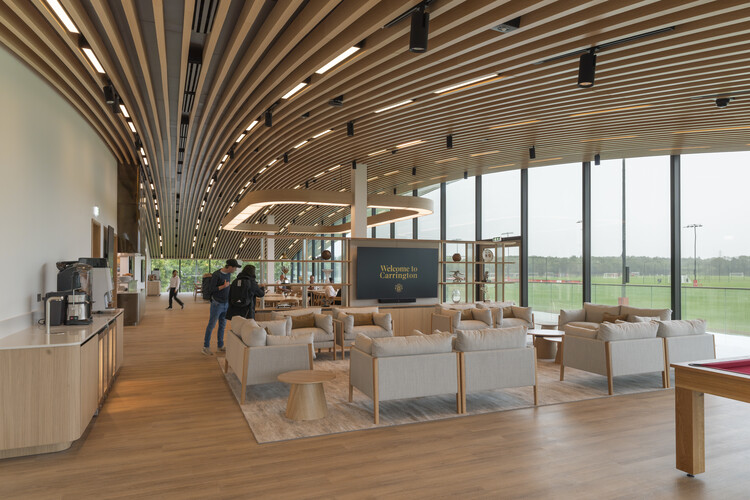 Foster + Partnersの再設計マンチェスターユナイテッドのCarrington Training Complex -Image3 of 6