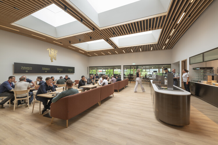 Foster + Partnersの再設計マンチェスターユナイテッドのCarrington Training Complex -Image 5 of 6