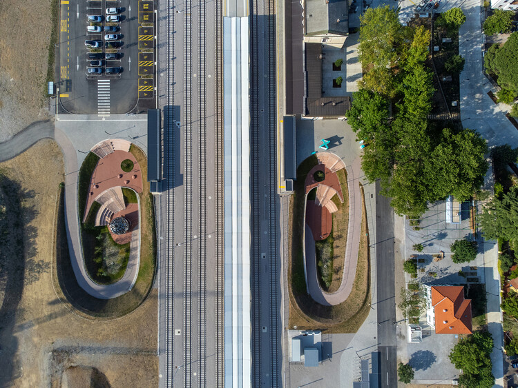 Nova Gorica駅とVrtačaLunderpass / Sadar + Vuga -Image2 of 27