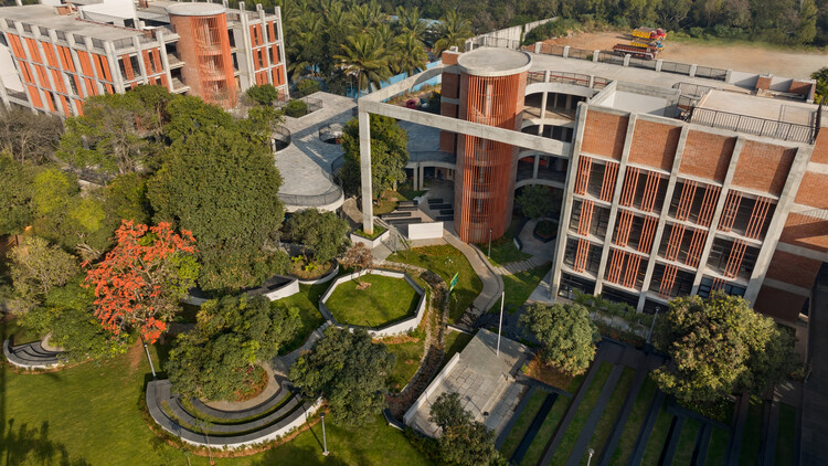 Euro School Banerghatta / Vijay Gupta Architects（VGA） - 画像29/38