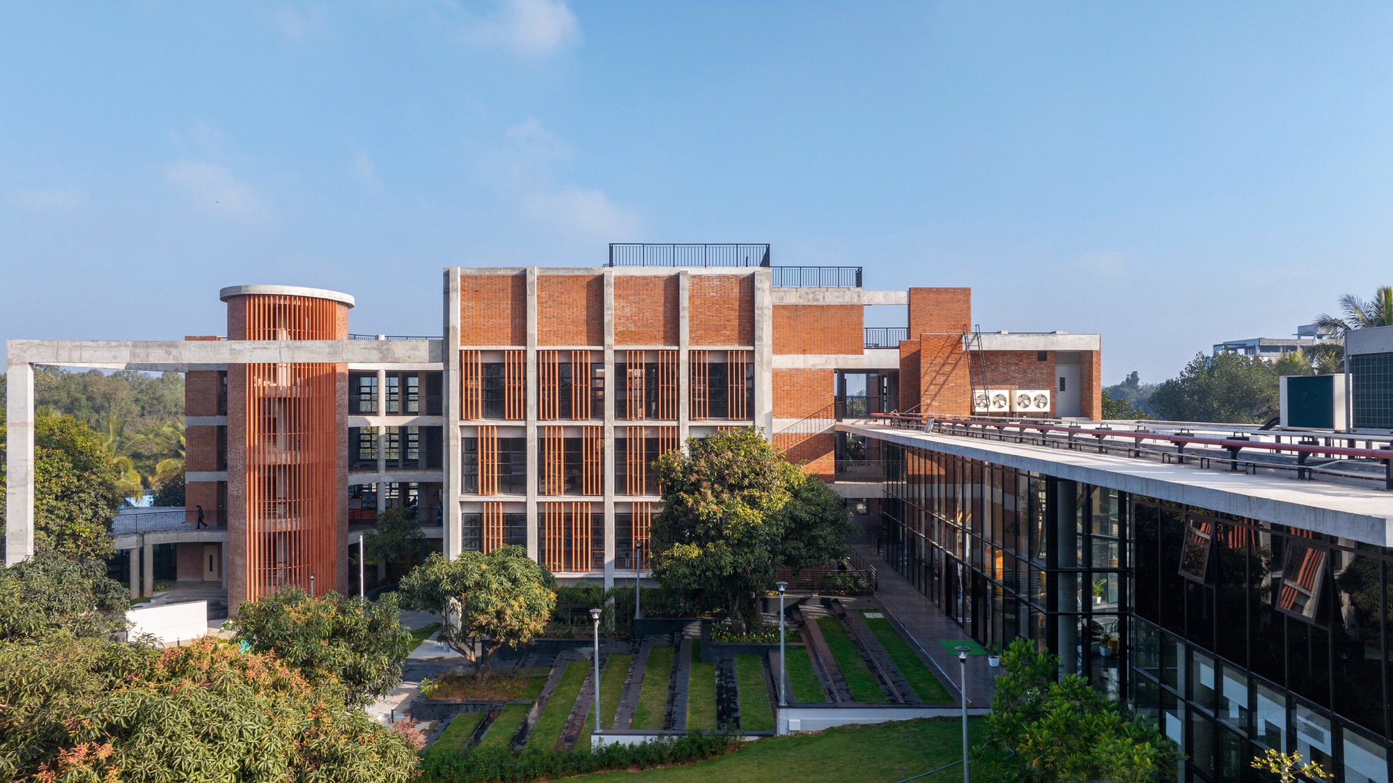 Euro School Banerghatta / Vijay Gupta Architects（VGA）