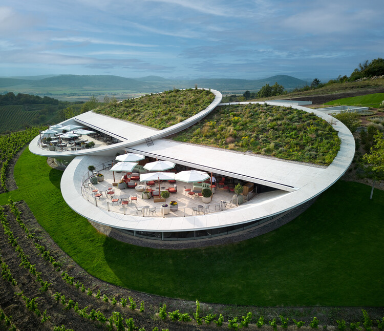 Tokaj Sauska Winery / Bord Architectural Studio + Tihany Design -Image2 of 40