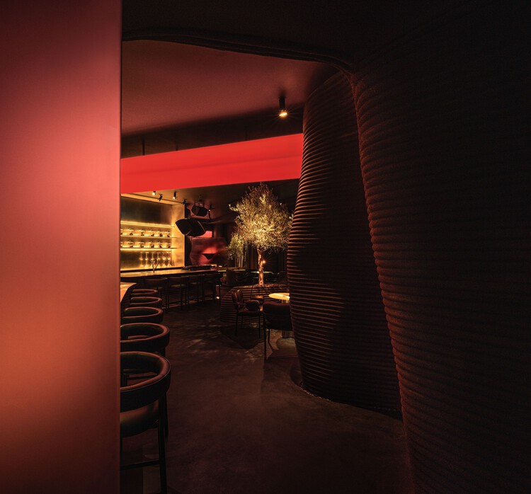 Myata Platinum Lounge and Restaurant / DA Bureau-インテリア写真、椅子