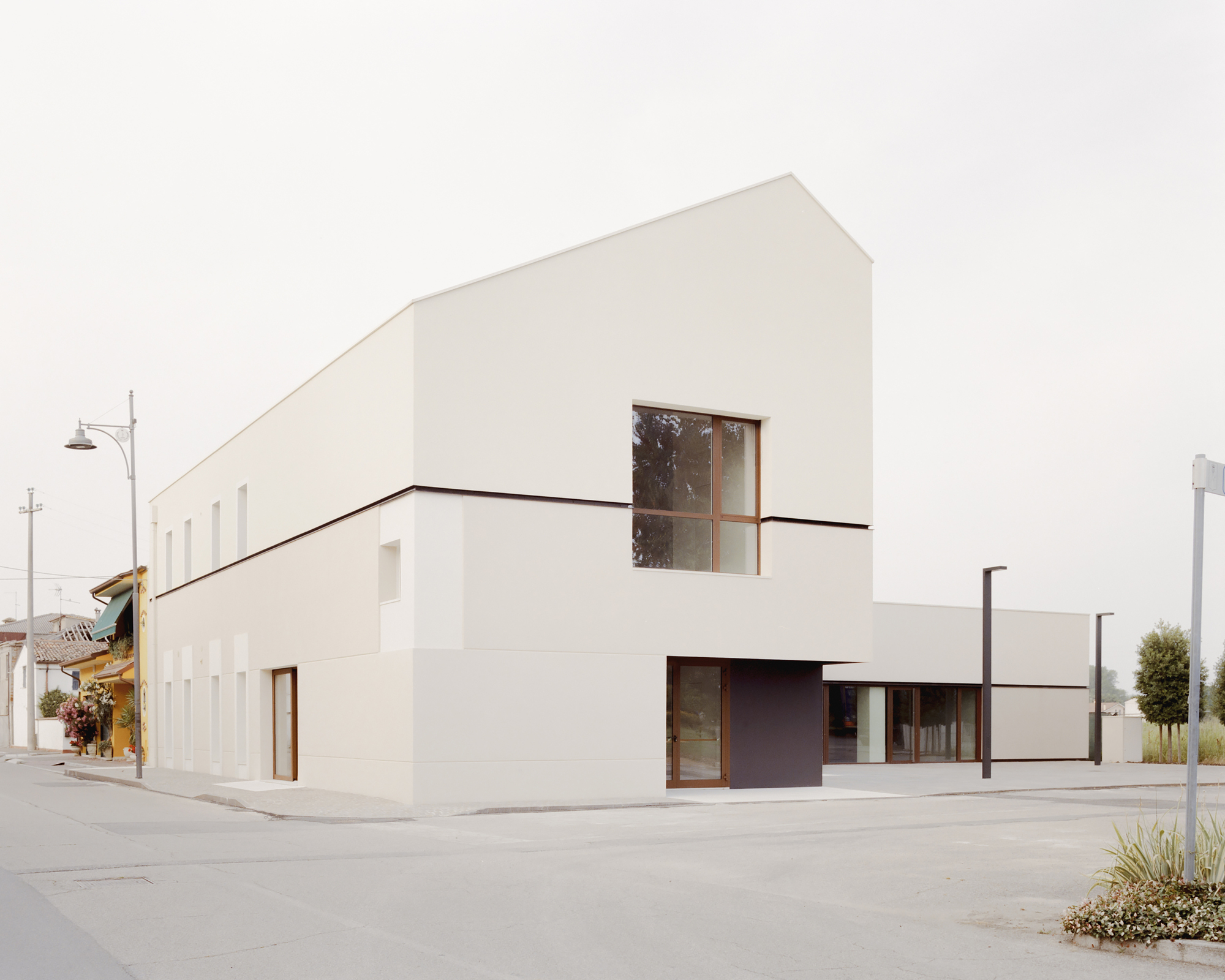 Civic Center / Archiplanstudio |アーチダイリー