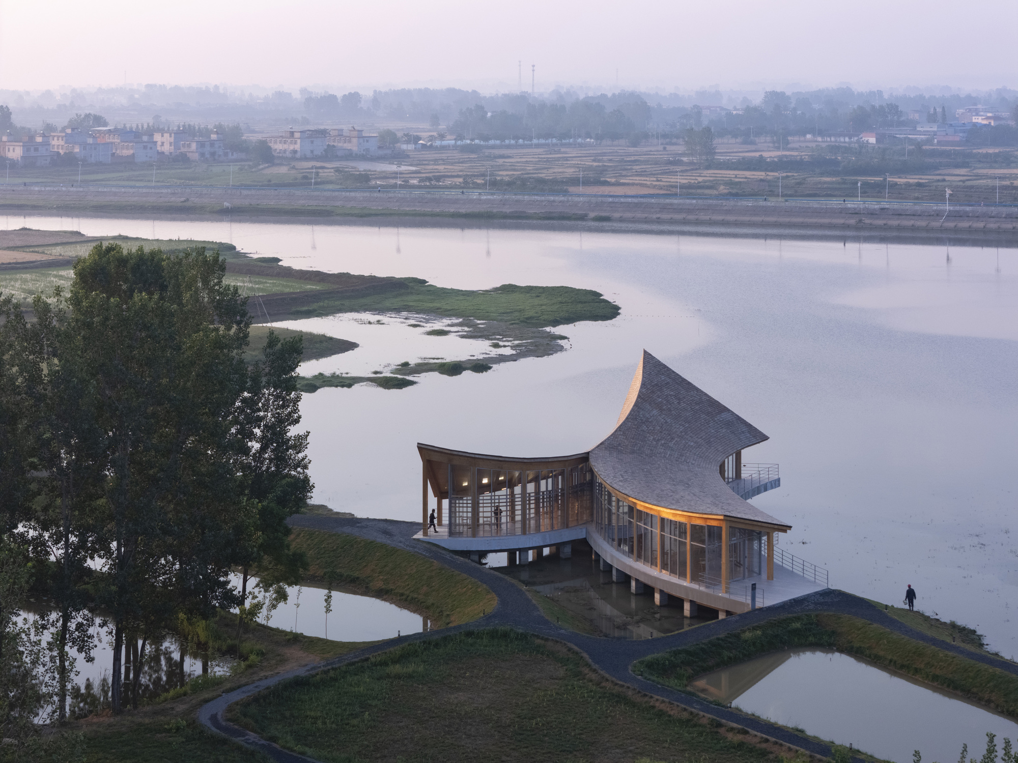 Driftwood Village Center / Primary Architects