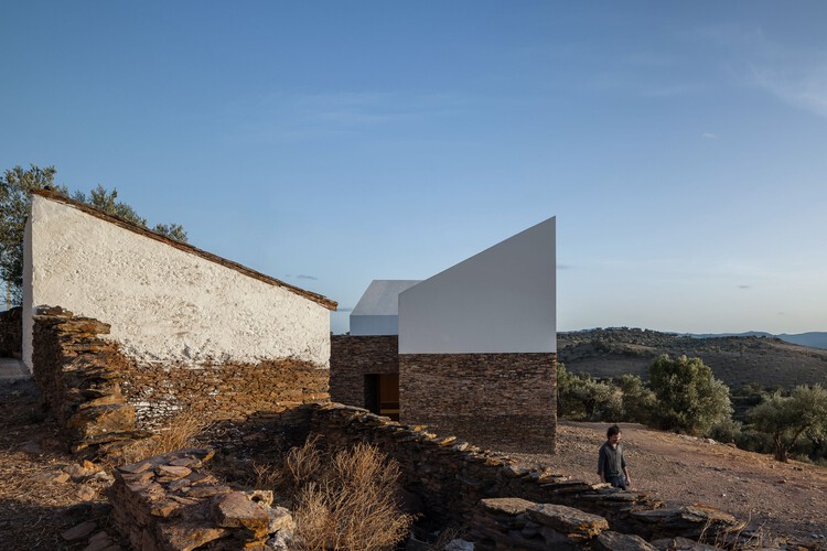 MortuáriadeBarrancos House / Mesa Atelier -Image 10 of 32
