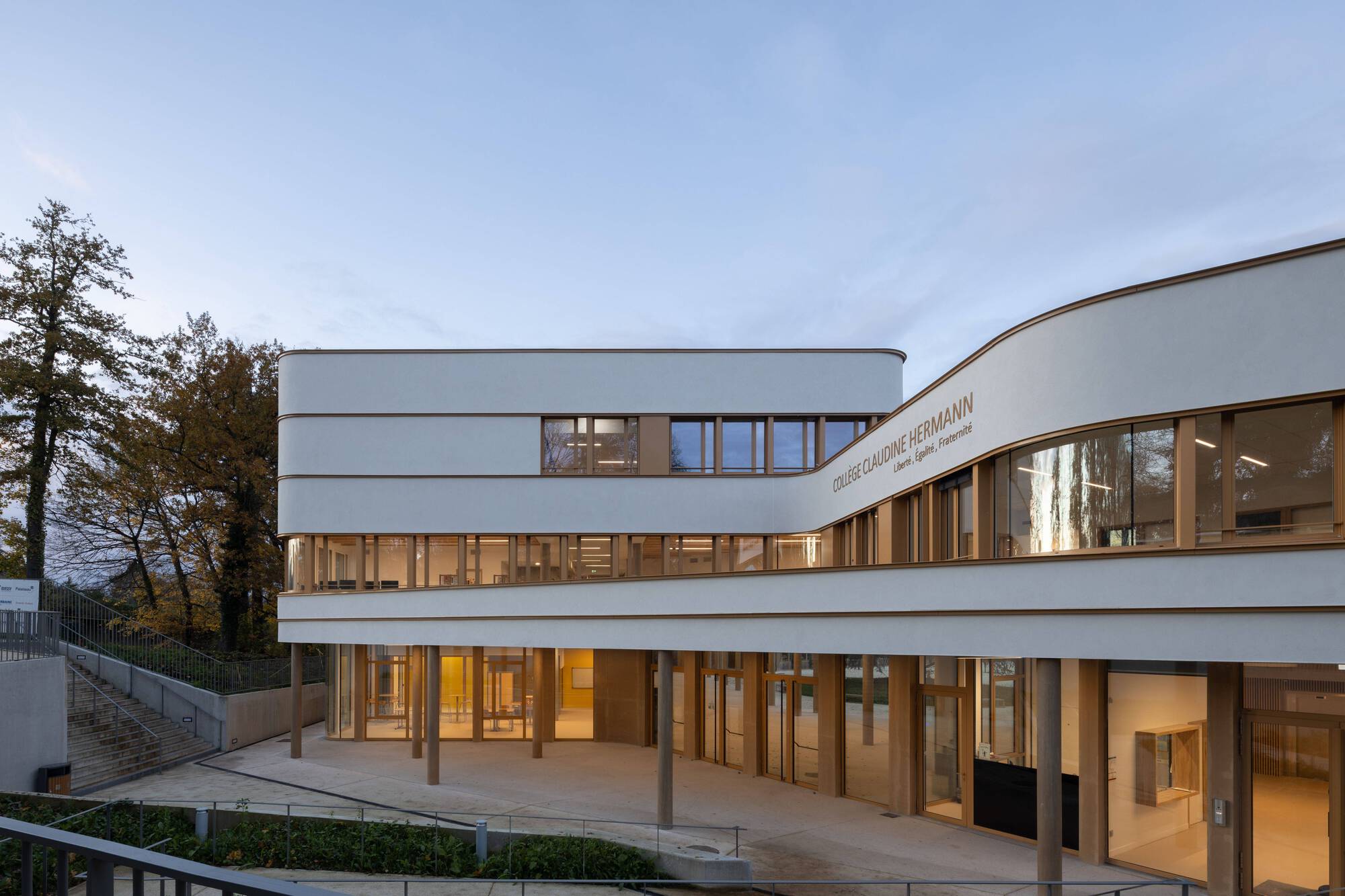Claudine Hermann中学校 / Ameller Dubois