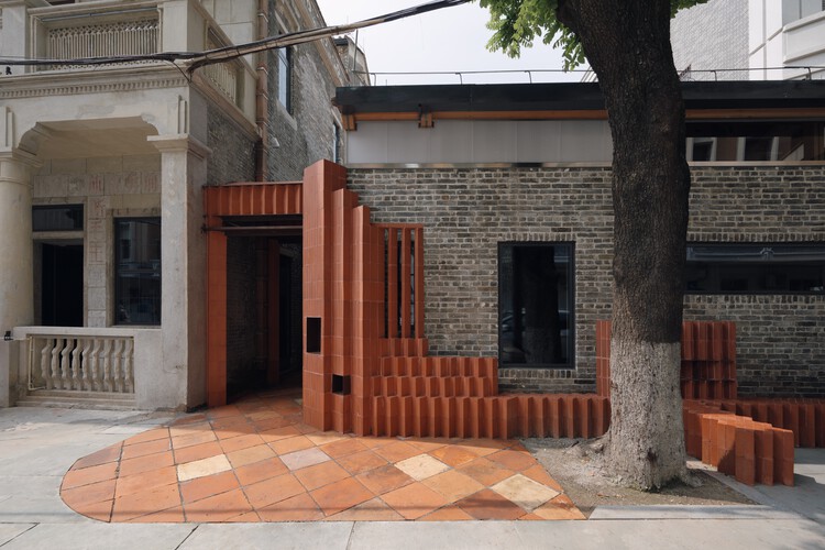 Foshan Guanyao Culture and Art Center / Greyspace Architectsの改修 - インテリア写真、レンガ、コンクリート、コラム