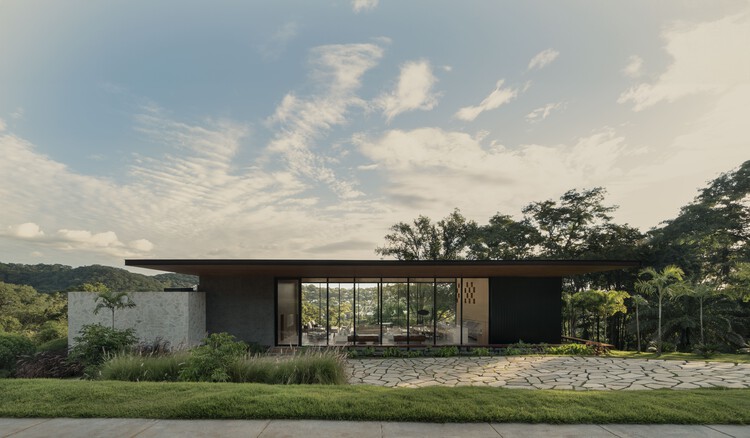 Assais House / Riccioppo Arquitetura- 19/19の画像1