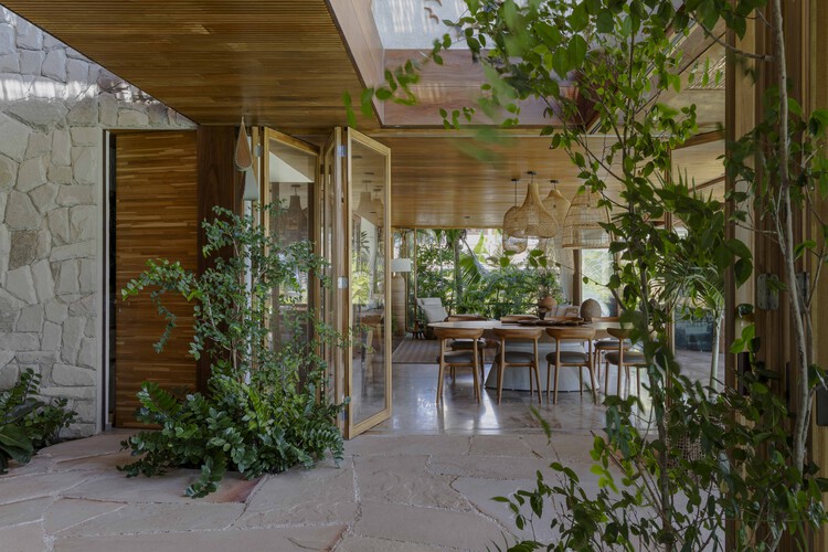 Coral House / Sidney Quintela Architecture + Urban Planning-インテリア写真、木材