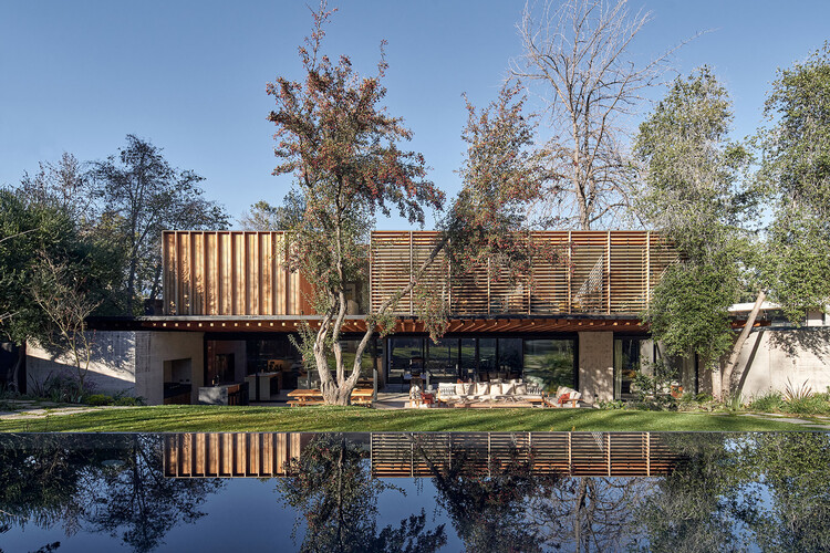 La Chupalla House / Juan Carlos Sabbagh Arquitectos -Image 1 of 24