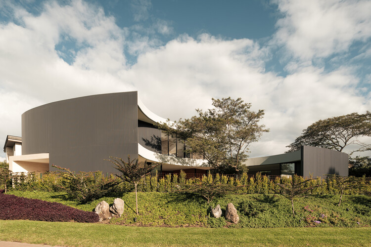 RIBA HOUSE / TEC -Taller EC -Image1 of 20