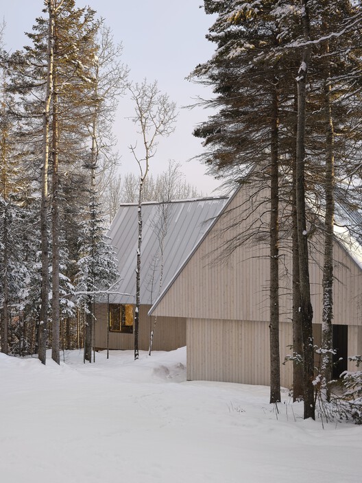 Rang Ste -Mathilde Residence /JérômeLapierreArchitecte-外観写真、木材