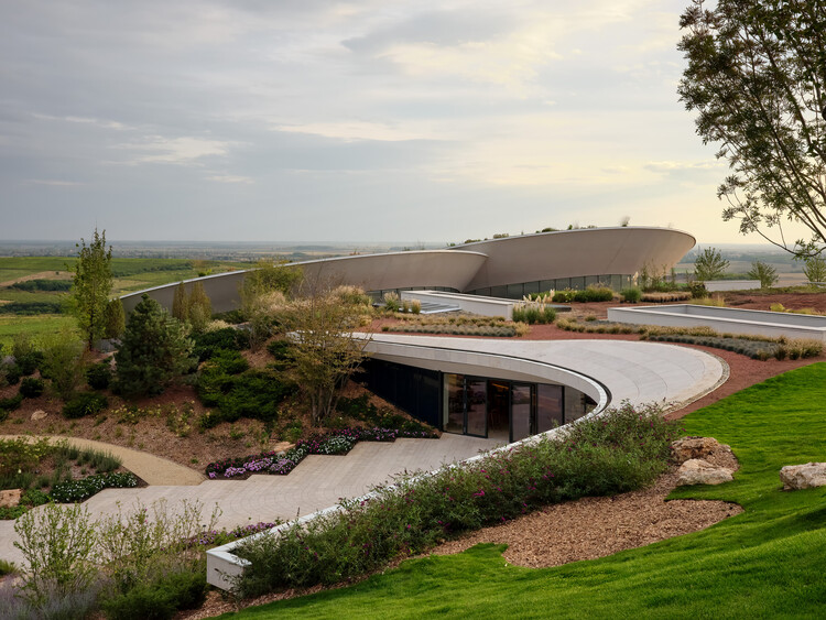 Tokaj Sauska Winery / Bord Architectural Studio + Tihany Design -Image 1 of 40