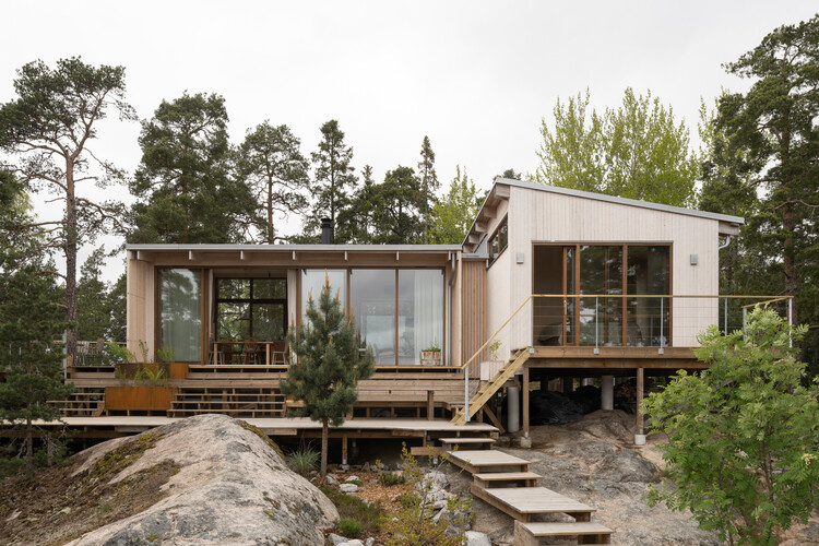 Villa Vy / Studio Ida Tinning-外観写真、木、階段、デッキ