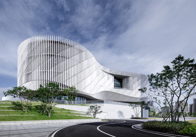 Yangjiang Cultural Center / Architectural Design＆Research Institute of Scut + Yifang Design Group -Exterior Photography