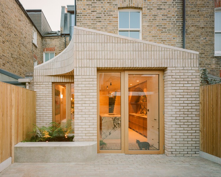 Sobremesa House / Studio MCW-外観写真、木、ドア、レンガ、コンクリート