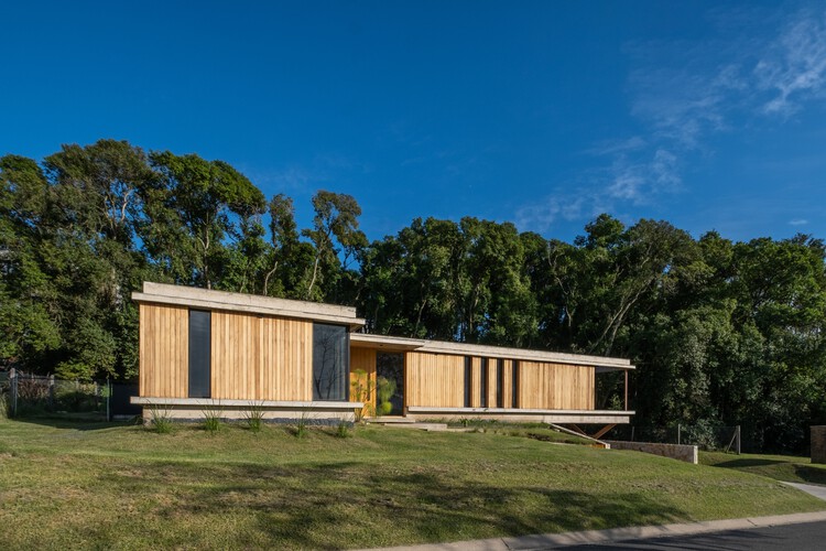 House F / Florencia Cheli-外観写真、木