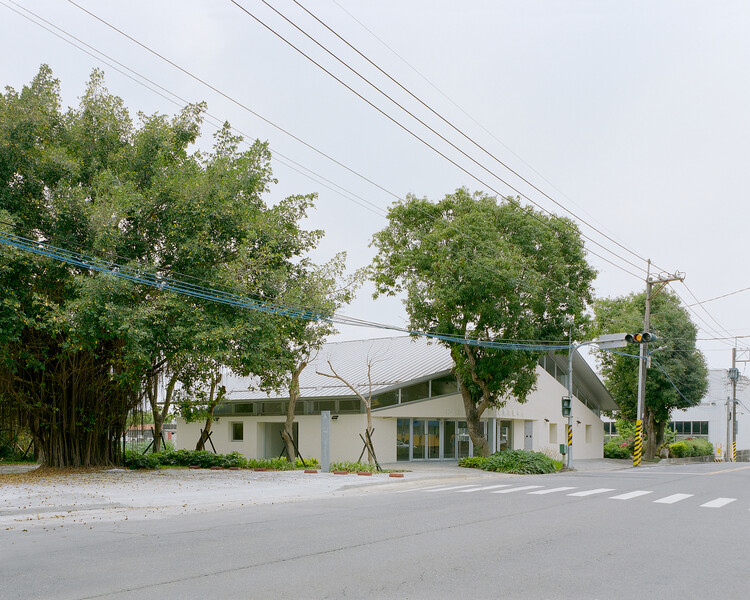 ヒルトップハウス /オフィス群島 -  27の画像1