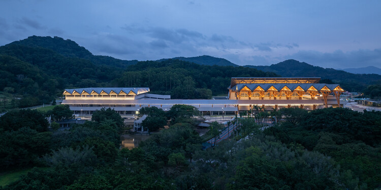 深Shenzhen Guangming International Equestrian Center / Tanghua Architects -Image2 of 37