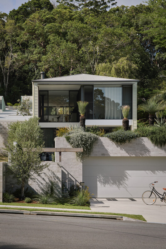 The Grove Residence / Jamison Architects -Exterior Photography、Garden、Balcony